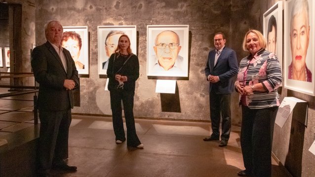 Impressionen der Lesung "Gegen das Vergessen" und Impressionen der Fotoausstellung SURVIVORS in Essen