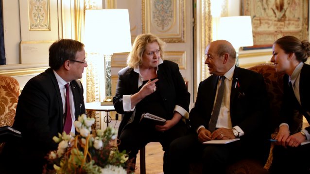 Wirtschaftsforum in Paris