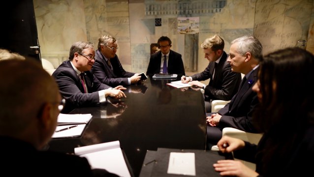 Wirtschaftsforum in Paris