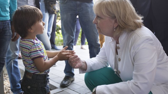 Ministerpräsidentin Hannelore Kraft besucht die Flüchtlingseinrichtung "Glunzdorf"