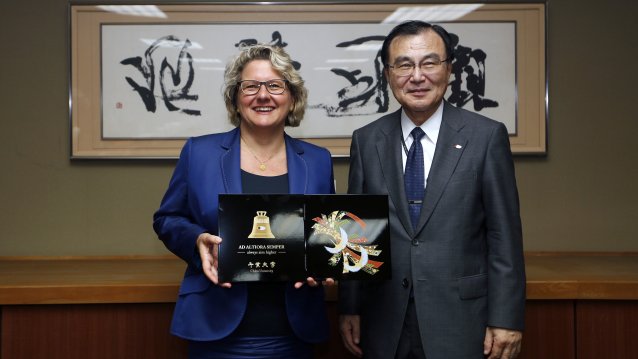Wissenschaftsministerin Svenja Schulze in Japan