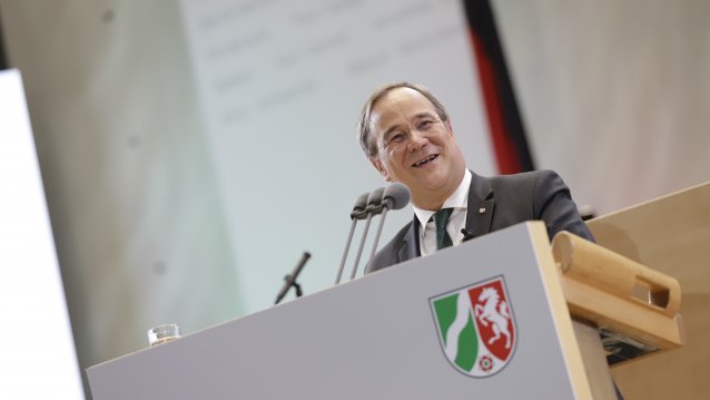 Ministerpräsident Armin Laschet verleiht den Staatspreis 2019 an Prof. Klaus Töpfer