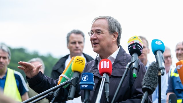 Bundesinnenminister Horst Seehofer und Ministerpräsident Armin Laschet besuchen die Steinbachtalsperre im Kreis Euskirchen