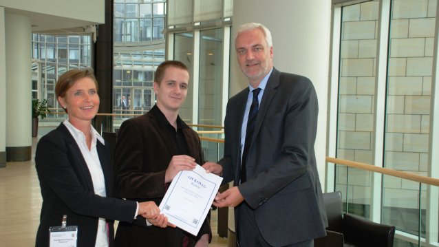 Übergabe #JUKON12-Bericht an Minister Duin