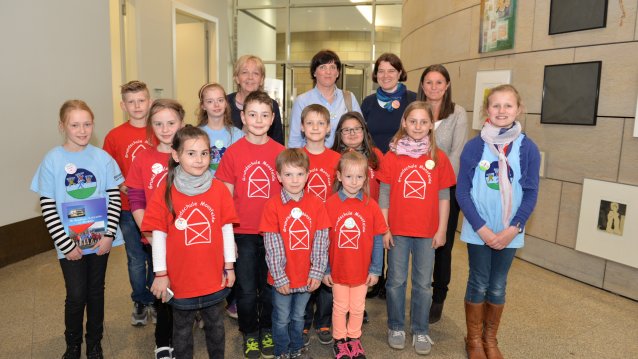 Ministerpräsidentin Hannelore Kraft empfängt das Kinderparlament der Grundschule Arnsberg-Moosfelde, 08.05.2014