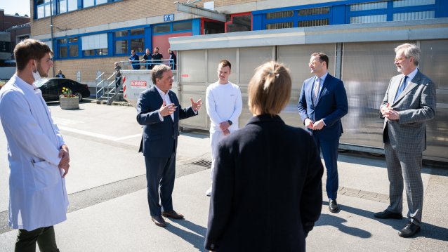 Gemeinsamer Besuch von Ministerpräsident Armin Laschet und Bundesgesundheitsminister Jens Spahn im Universitätsklinikum Düsseldorf