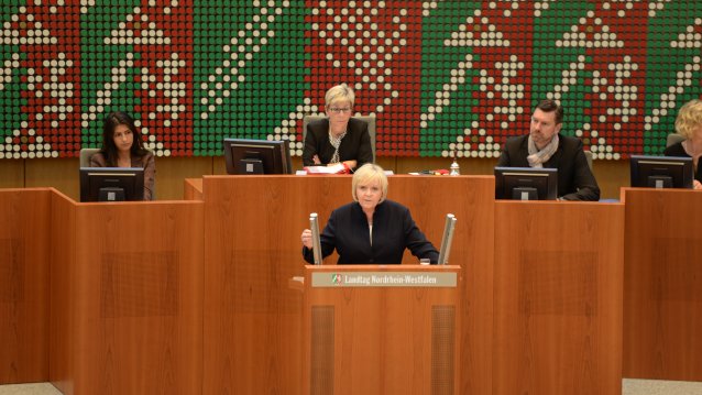 Ministerpräsidentin Kraft bei ihrer Grundsatzrede zur aktuellen Situation der Flüchtlingspolitik