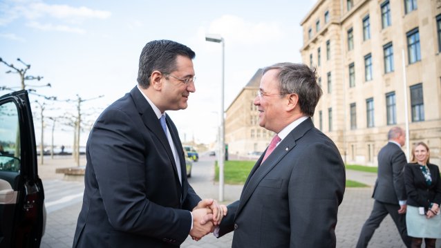 Ministerpräsident Armin Laschet empfängt den Präsidenten des Europäischen Ausschusses der Regionen Apostolos Tzitzikostas