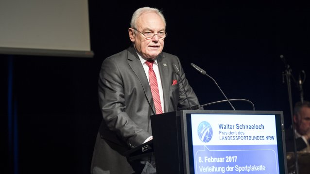 Ministerpräsidentin Hannelore Kraft überreicht Sportplakette des Landes