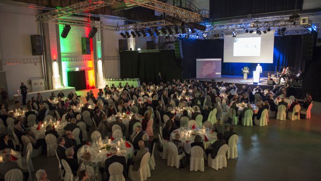 Ministerpräsidentin Hannelore Kraft überreicht Sportplakette des Landes