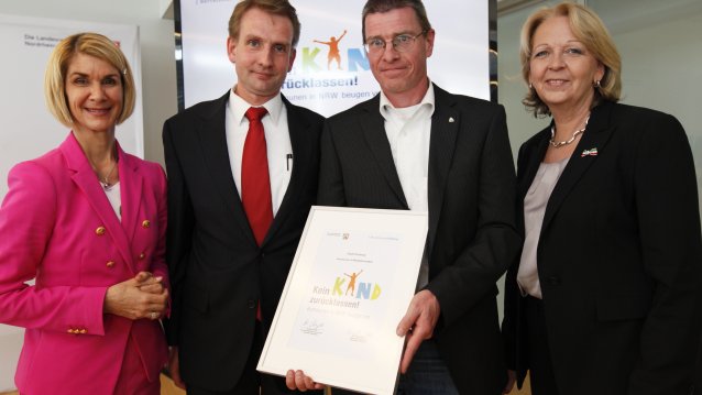 Kick-off-Veranstaltung "Kein Kind zurücklassen" am 26.03.2012 in Düsseldorf