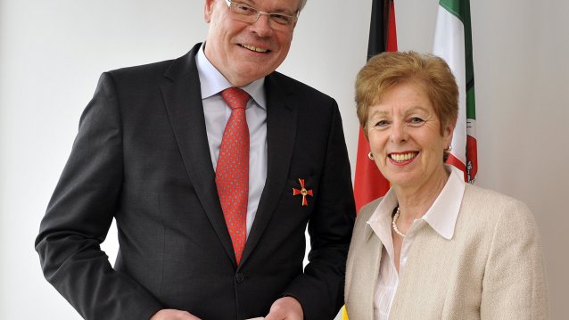 27.04.2012: Helmut Heinen mit Bundesverdienstkreuz 1. Klasse geehrt