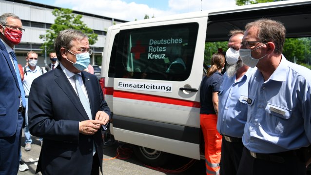 Ministerpräsident Armin Laschet und Gesundheitsminister Karl-Josef Laumann besuchen den Kreis Gütersloh