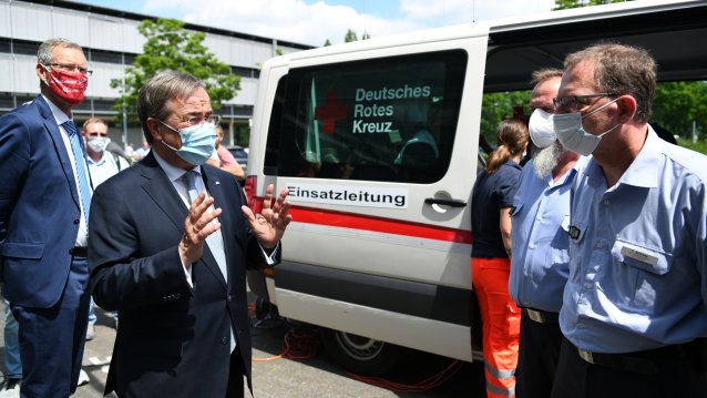 Ministerpräsident Armin Laschet und Gesundheitsminister Karl-Josef Laumann besuchen den Kreis Gütersloh