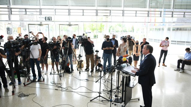 Ministerpräsident Armin Laschet und Gesundheitsminister Karl-Josef Laumann besuchen den Kreis Gütersloh