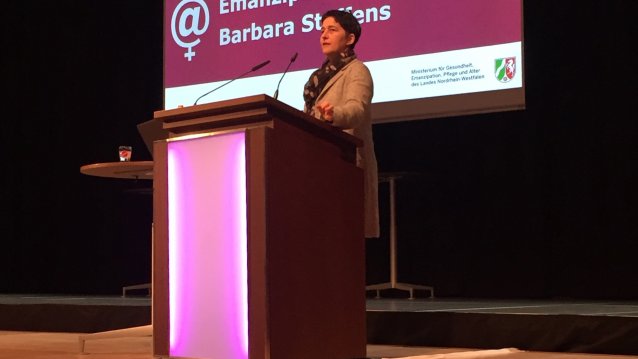 Ministerin Steffens: Online trifft Offline – Neue Chancen für den Feminismus