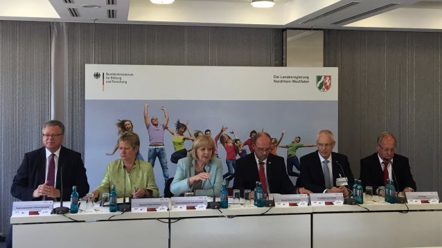 Zwischenbilanz des Landesvorhabens "Kein Abschluss ohne Abschluss" am 8. September 2016 in Düsseldorf mit Ministerpräsidentin Hannelore Kraft