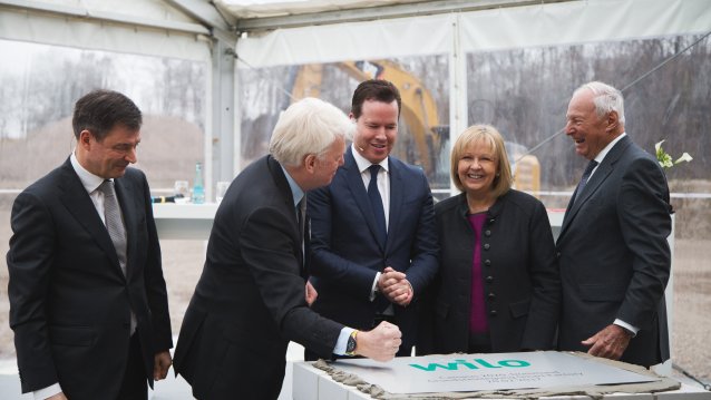 Ministerpräsidentin Hannelore Kraft legt den Grundstein zur "Smart Factory" des Dortmunder Traditionsunternehmens WILO
