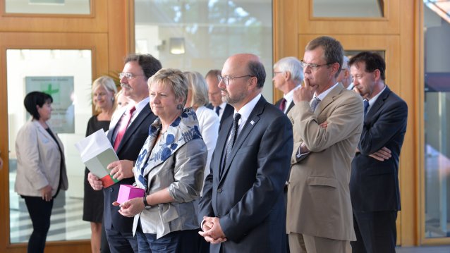 Eröffnung der Wanderausstellung „schwarz-weiß wird bunt - 70 Jahre NRW"