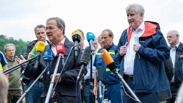Bundesinnenminister Horst Seehofer und Ministerpräsident Armin Laschet besuchen die Steinbachtalsperre im Kreis Euskirchen