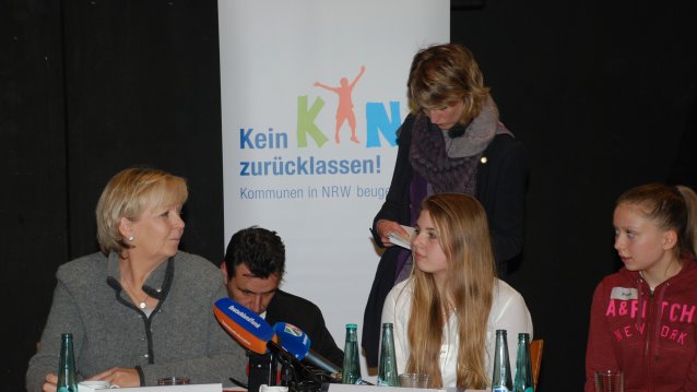 Ministerpräsidentin informiert sich in Dortmund über Fortschritt vorbeugender Politik, 10.10.2013