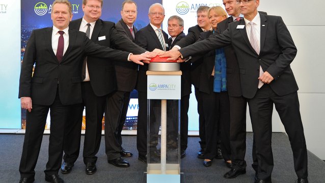 Ministerpräsidentin Hannelore Kraft nimmt Stromnetz-Projekt „AmpaCity“ gemeinsam mit RWE in Betrieb, 30.04.2014