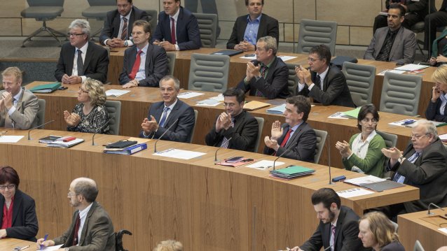 Kabinettmitglieder bei der Regierungserklärung im Plenarsaal des Landtags