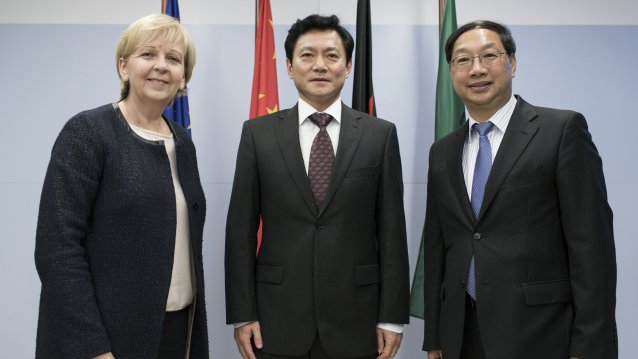 Antrittsbesuch des chinesischen Generalkonsuls in Düsseldorf Feng Haiyang bei Ministerpräsidentin Hannelore Kraft