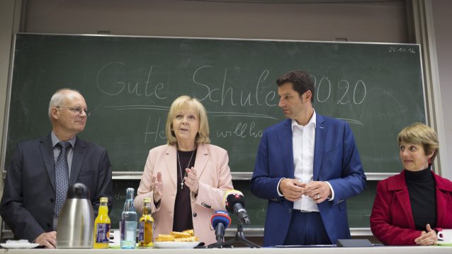 Ministerpräsidentin Hannelore Kraft besucht Schulzentrum Gerthe in Bochum 