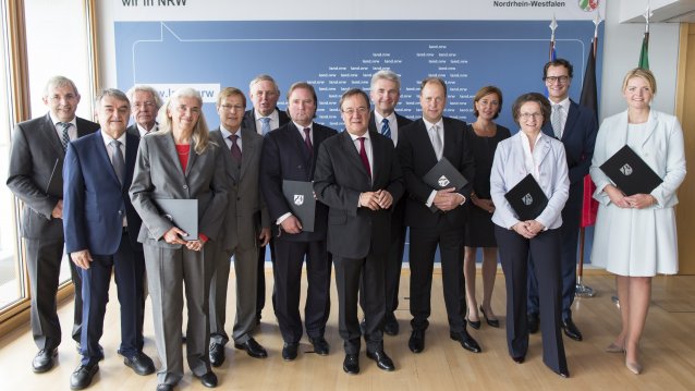 Ernennung der neuen Ministerinnen und Minister durch Ministerpräsident Armin Laschet 