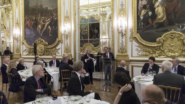 Wirtschaftsforum in Paris