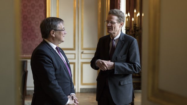 Wirtschaftsforum in Paris