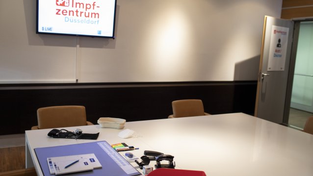 Ministerpräsident Armin Laschet und Bundesgesundheitsminister Jens Spahn besuchen künftiges Impfzentrum in Düsseldorf