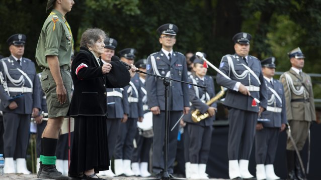 Gedenkfeierlichkeiten am Friedhof für die Aufständischen in Warschau