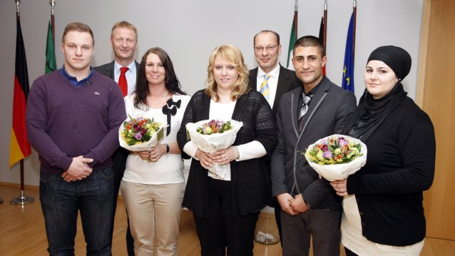 Minister Jäger dankt Preisträgern für Zivilcourage, 02.03.2012