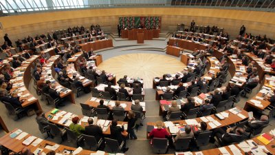 Bild zeigt den plenarsaal des Landtags NRW