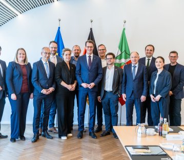 Landesregierung überträgt Tarifergebnis auf Beamte, Richter sowie Versorgungsempfänger