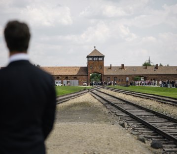Erinnerung bewahren, Antisemitismus entschlossen bekämpfen: Ministerpräsident Wüst besucht Auschwitz-Birkenau