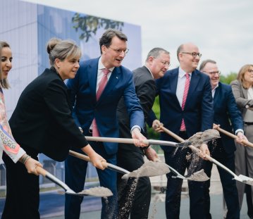Spatenstich GOVSATCOM-Hub Köln: Nordrhein-Westfalen stärkt sichere Satellitenkommunikation für Europa