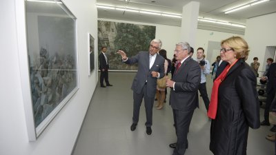 Bundespräsident Joachim Gauck besucht die Ausstellung China8 in Düsseldorf