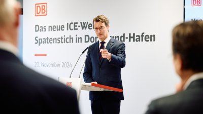 Ministerpräsident Hendrik Wüst bei Spatenstich für neues ICE-Werk in Dortmund