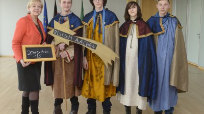 Sternsinger aus Aachen besuchen die Staatskanzlei