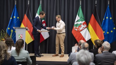 Ministerpräsident Wüst verleiht 25 Personen die Rettungsmedaille des Landes Nordrhein-Westfalen