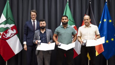 Ministerpräsident Wüst verleiht 25 Personen die Rettungsmedaille des Landes Nordrhein-Westfalen