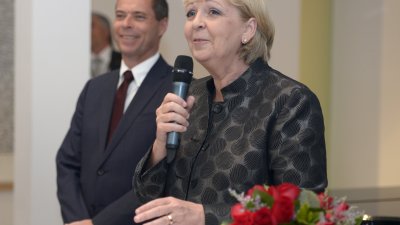 Ministerpräsidentin Hannelore Kraft und der deutsche Botschafter Michael Clauß auf einem Empfang des Landes NRW in der deutschen Botschaft in Peking.