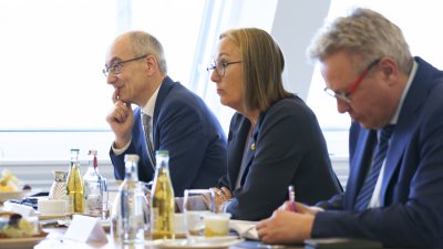 Landesregierung und Gewerkschaften klären Umsetzung weiterer Details der Übertragung des Tarifergebnisses für den öffentlichen Dienst auf den Beamtenbereich