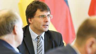 Landesregierung und Gewerkschaften klären Umsetzung weiterer Details der Übertragung des Tarifergebnisses für den öffentlichen Dienst auf den Beamtenbereich