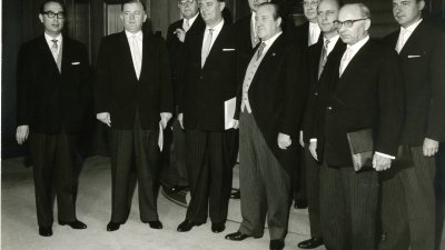 Das Bild zeigt das 2. Kabinett von Ministerpräsident Meyers.