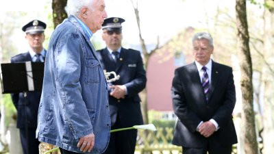 Lev Frankfurt gedenkt sowjetischer Kriegsgefangener und Kriegstoter