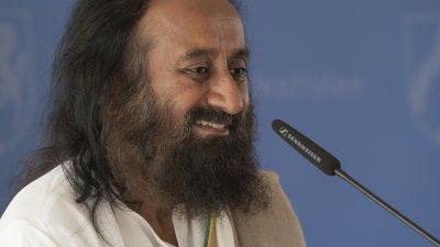 Ministerpräsident Laschet begrüßt den internationalen Friedensbotschafter Sri Sri Ravi Shankar im Landeshaus
